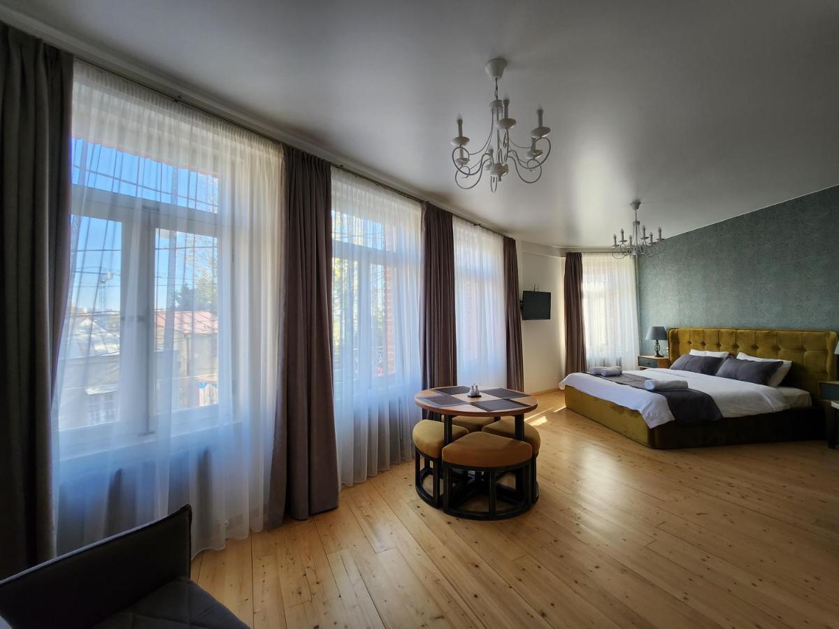 Old Gold Anteon Apartment Tbilisi Bagian luar foto