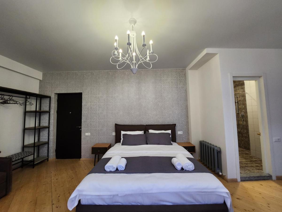 Old Gold Anteon Apartment Tbilisi Bagian luar foto