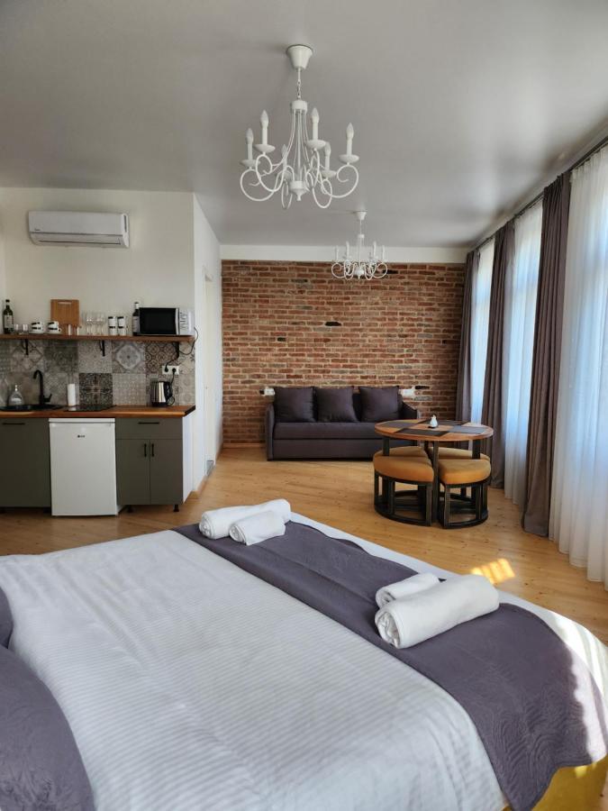 Old Gold Anteon Apartment Tbilisi Bagian luar foto