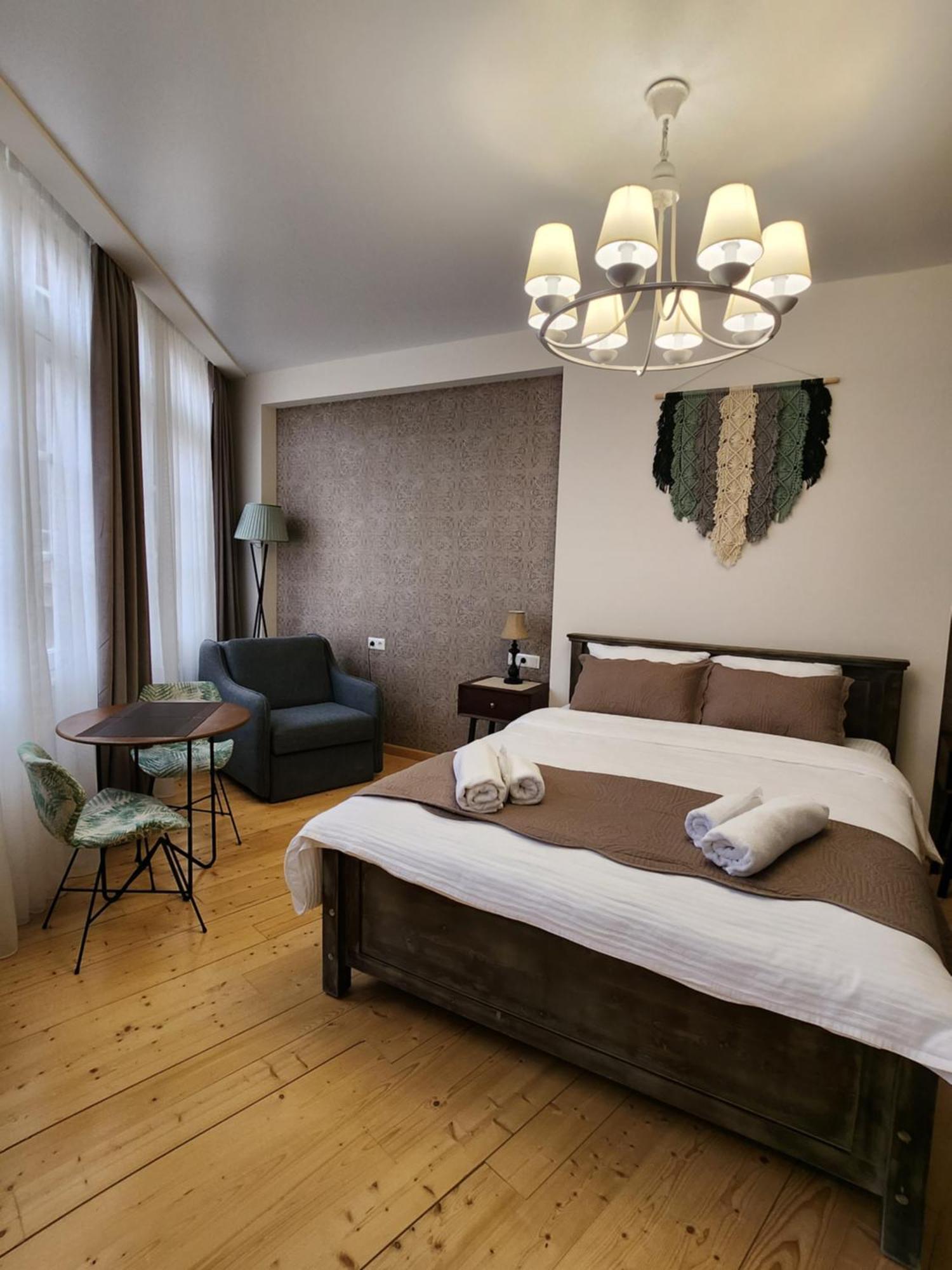 Old Gold Anteon Apartment Tbilisi Bagian luar foto